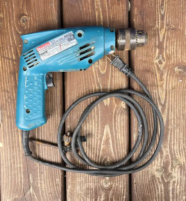 Makita Half Inch Corded Hammer Drill Model N800 in Power Tools in Kawartha Lakes - Image 2