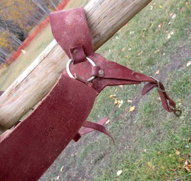 Pack saddle, sawbuck with some rigging, located Dawson Crk in Equestrian & Livestock Accessories in Dawson Creek - Image 3