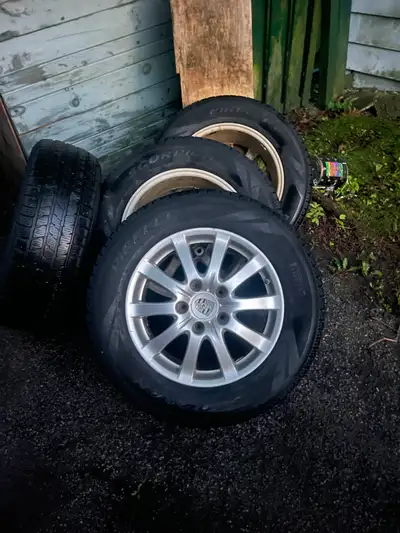 Scorpion Pirelli 235/65R17 108H set of 4 Rims & Tires from Cayenne, good rims and tires. I am going...
