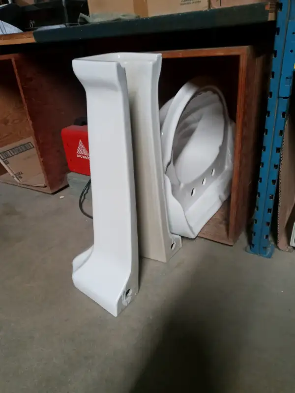 Two Pedestal Sinks in Plumbing, Sinks, Toilets & Showers in Regina - Image 6