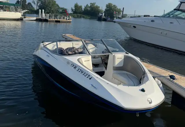 Seadoo Challenger 180 SE in Powerboats & Motorboats in Oshawa / Durham Region - Image 3