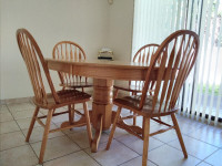 OAK TABLE AND CHAIRS FOR SALE