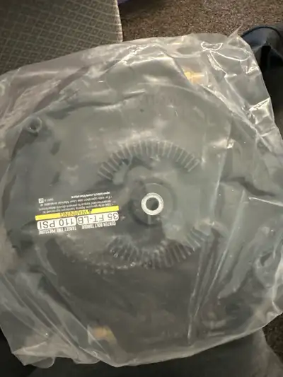 New in bag halo tire inflator. Single axel dual tire kit. 110 psi