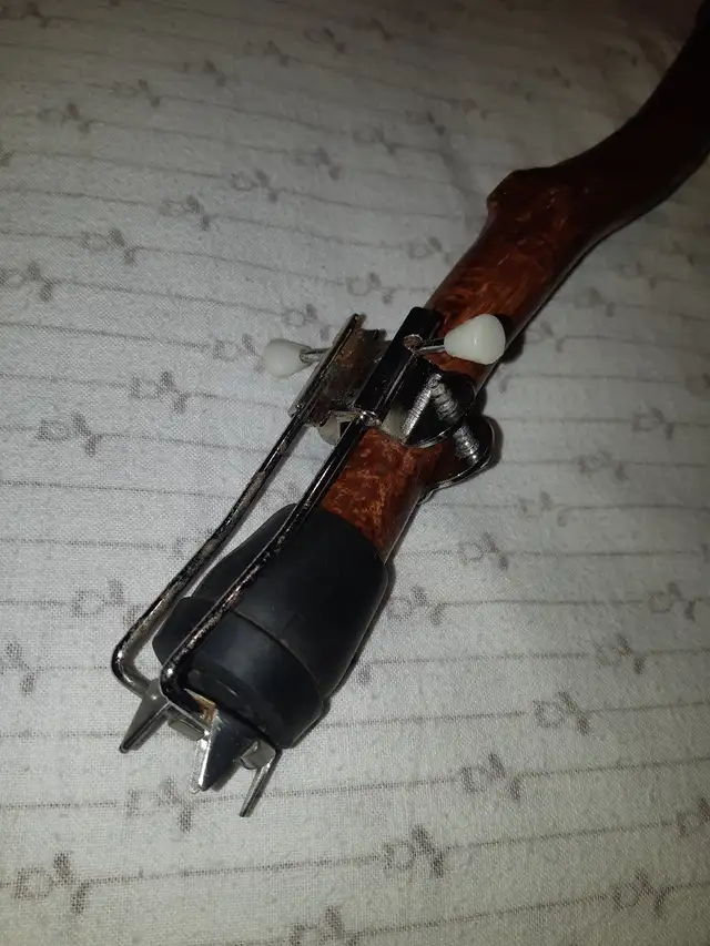 Nanny canne bois avec bout rubber et metal in Health & Special Needs in City of Montréal - Image 3