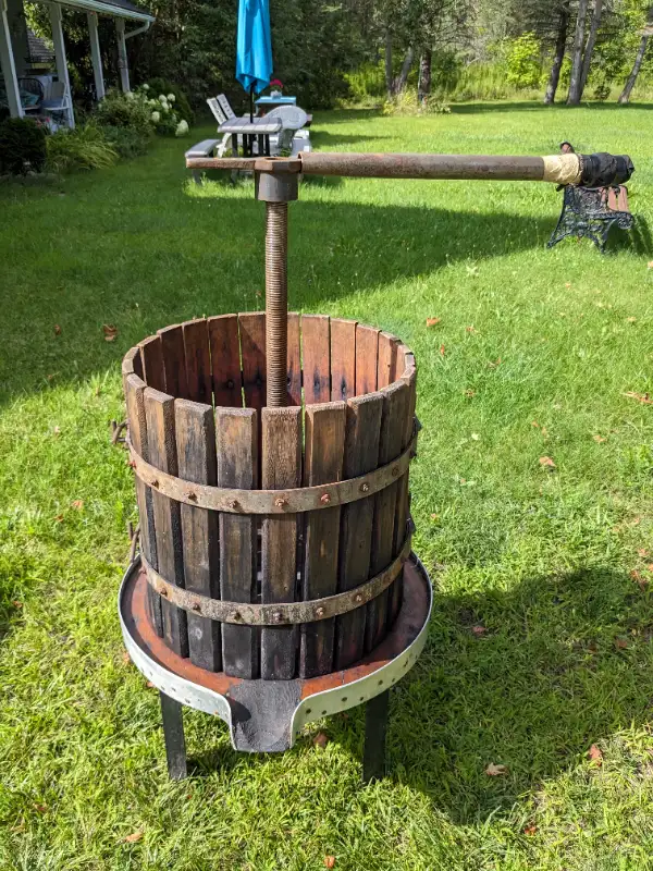 Grape Press in Hobbies & Crafts in Barrie - Image 5