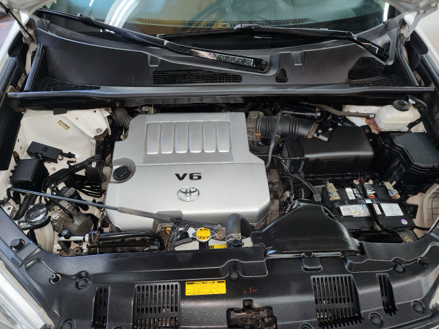 2013 Highlander For Sale in Cars & Trucks in Oakville / Halton Region - Image 4