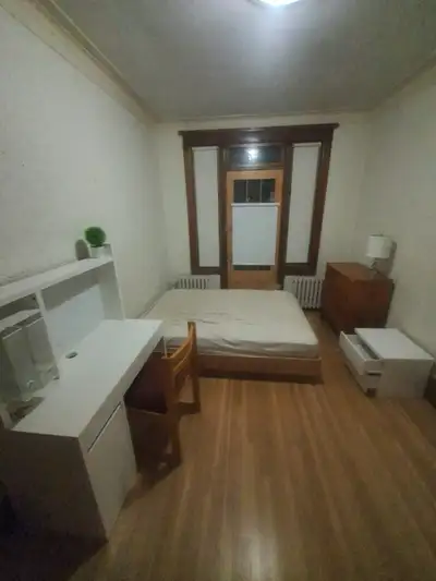 Room for rent in CDN / Chambre a louer à CDN