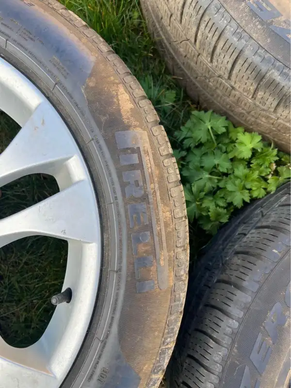3 bmw mags with Pirelli run flat winter tires in Tires & Rims in Laval / North Shore - Image 3