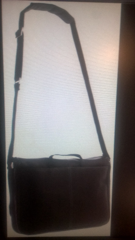 Kenneth Cole Reaction 524545 Columbian Leather Business Case in Other in City of Halifax - Image 3