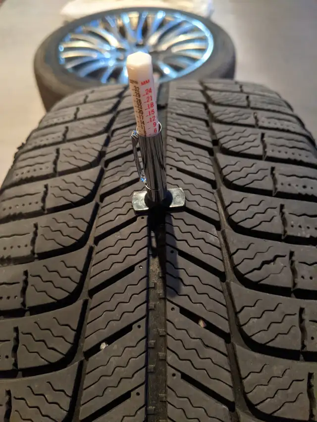 Michelin Winter Tires/ Snow Tires with AMG Rims 16" (205/ 55R16) in Tires & Rims in Ottawa - Image 9