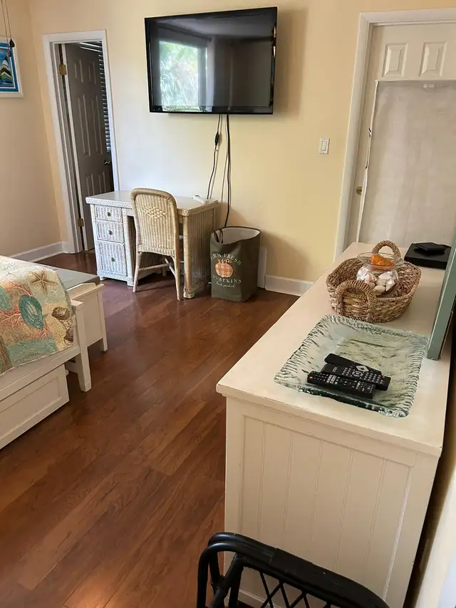 Spend the winter in Sarasota Florida near Siesta Key Beach!! in Florida in Canada - Image 5