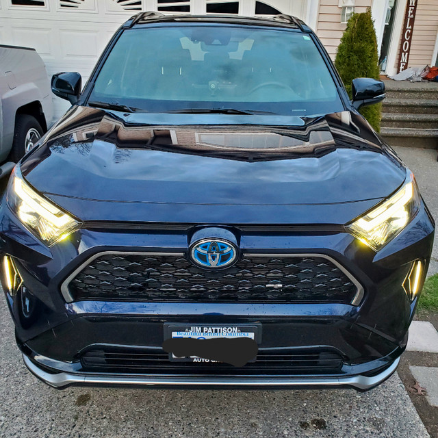 Toyota Rav4 Prime XSE AWD PHEV Local 1 owner No accidents Hybrid in Cars & Trucks in Delta/Surrey/Langley