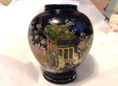 Vintage blue porcelain jar/vase Japan, View more