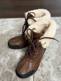 Uggs Butte size 4 kids