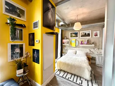 June 28 - Aug 7 : Beautiful 2 BDR Central location