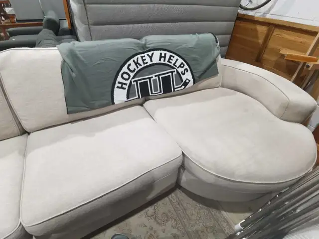 Beige Sectional Sofa605035257345484801