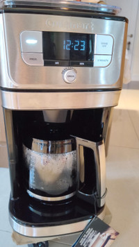 CUISINART DGB-800C Fully Automatic 12-Cup coffee maker