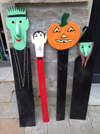 4 VINTAGE HALLOWEEN HAND PAINTED WOODEN THEMED BOARDS