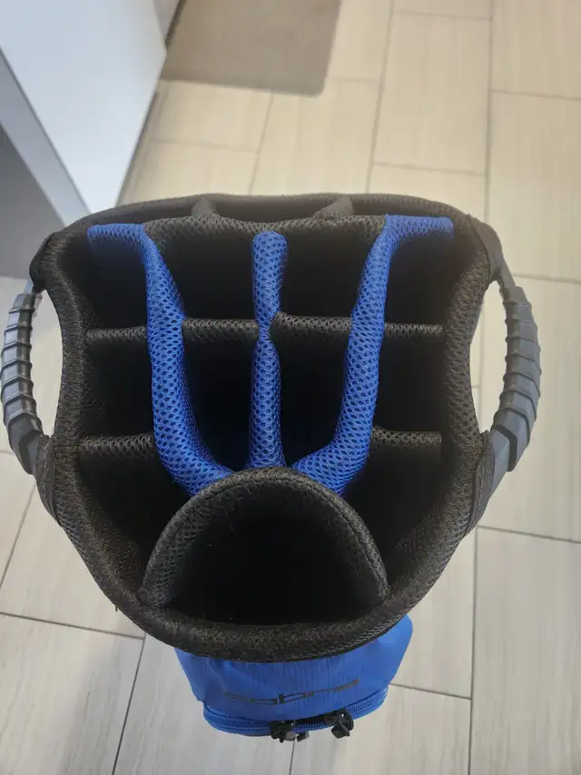 Cobra cart bag in Golf in Barrie - Image 5