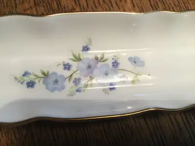 Porcelaine pour différencier son verre de vin des autres dans un party on met les anneaux 20 $ chacu...