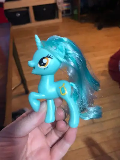 My little pony reboot Lyra heartstrings