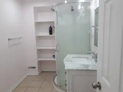 Pvt.Beautiful AC, Studio Basement for Rent in Markham-Males only