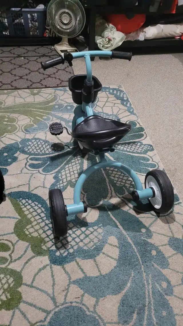Tricycle for 2-4 years old children in Kids in Ottawa - Image 5