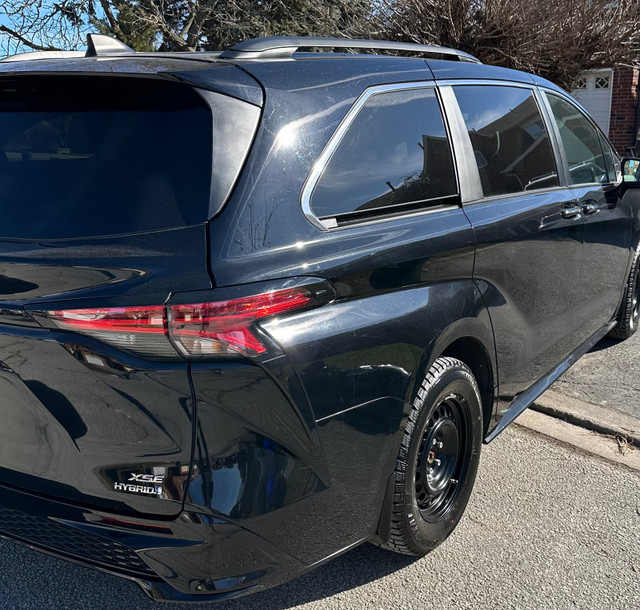 2022 Toyota Sienna XSE AWD  in Cars & Trucks in City of Toronto - Image 4