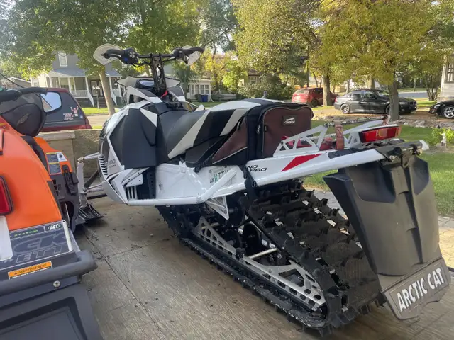 2007 Arctic Cat Z570 LX in Snowmobiles in Regina - Image 10