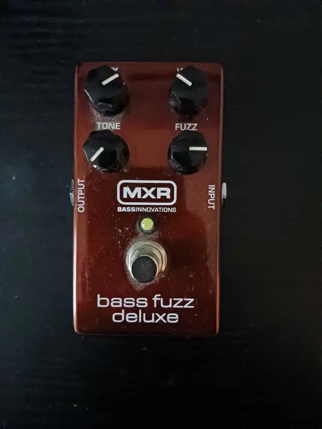 MXR/Dunlop - Bass Fuzz Deluxe in Amps & Pedals in Ottawa - Image 3