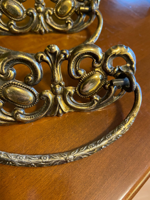 4 Vintage Ornate Brass Punched Metal Cabinet Handles Drawer Pull in Arts & Collectibles in Oshawa / Durham Region - Image 3