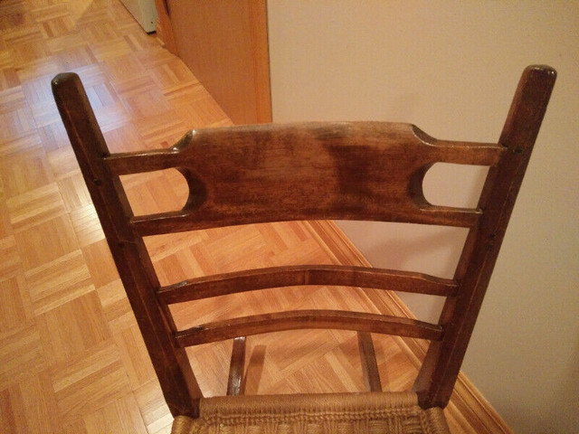 Chaise berçante antique chaise berçante à bille en chêne érable dans Chaises, Fauteuils inclinables  à Longueuil/Rive Sud - Image 3