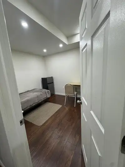 Room for rent in house No lease! Pay as you go Wifi /all utilities included with own bathroom Prefer...