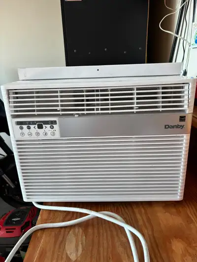 Climatiseur de fenêtre Danby 14 500 BTU – État presque neuf, View more