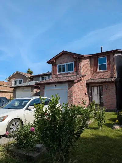 4BR, 1.5 washroom, Brimley/Steeles,$3200