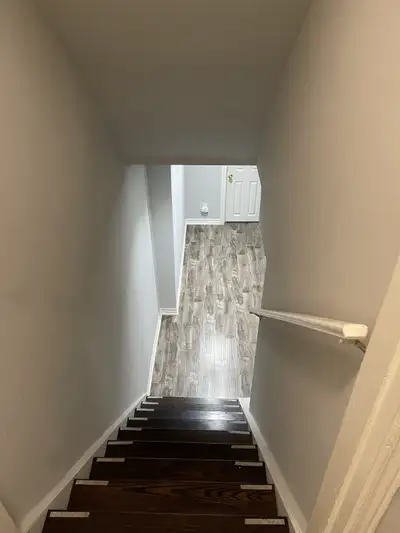 Basement for Rent – 1 Bedroom / 1 Den (Mississauga / Brampton Border) Spacious and well-maintained 1...