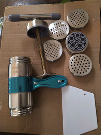 Manual noodle maker machine, pasta press stainless steel new