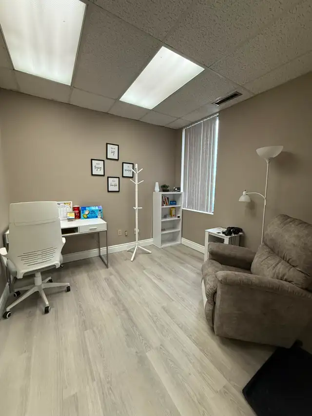 Prime Mississauga Wellness Clinic Offices For Rent in Commercial & Office Space for Rent in Mississauga / Peel Region - Image 4