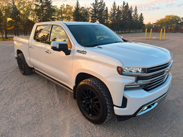 2019 CHEVROLET SILVERADO HIGH COUNTRY in Cars & Trucks in Winnipeg - Image 3