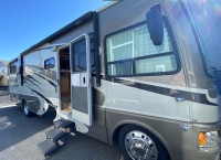 35ft National Dolphin RV (2008) For Sale