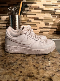 Woman’s size 6 air forces $100 obo