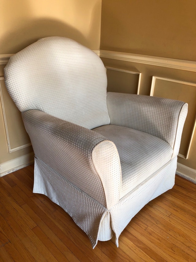 Dutailier rocking chair glider, rocks smoothly Chairs & Recliners