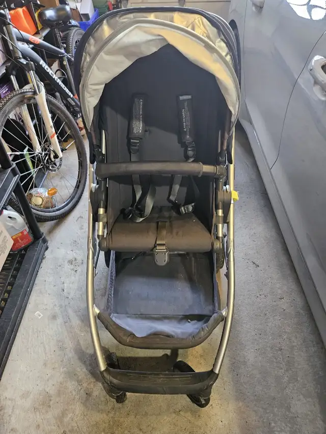 UPPAbaby Cruz stroller in Strollers, Carriers & Car Seats in Oakville / Halton Region - Image 4