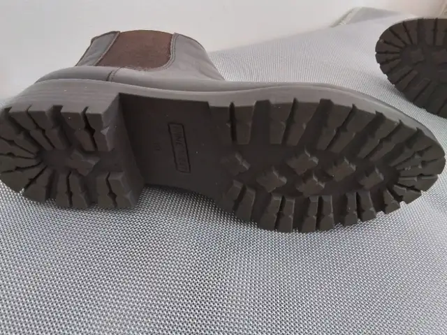 Bottes NEUVES ,  femme , Nine West,  7 in Women's - Shoes in Laval / North Shore - Image 4