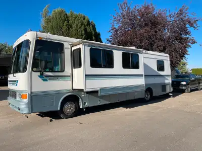 1994 Newmar Dutch Star Diesel Pusher Motorhome/Motorcoach $33,000 Clean unit everything in working c...
