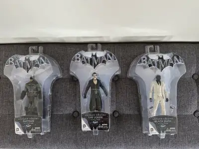 Batman DC Collectibles Arkham Orgins Series 1 Action Figures. Set of 3. Batman, Joker and Black Mask...