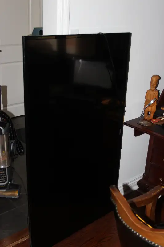 60 inch Technicolor RCA LED TV Needs Repair FSOT in TVs in City of Toronto - Image 3