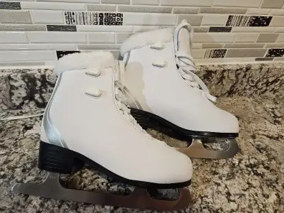 Size 4 Ice Skates, View more