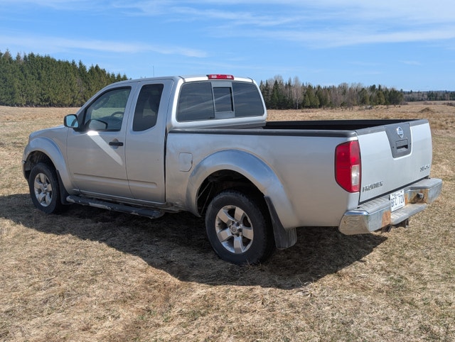 Nissan frontier 4x4 — photo 3