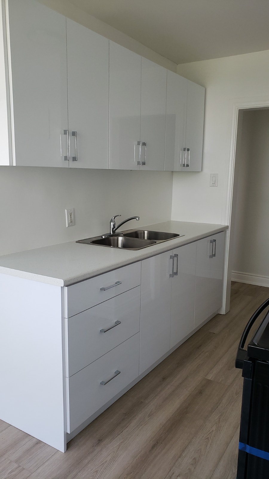 2 Bedroom Apartment - Lake View 3